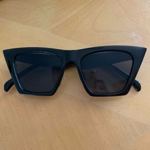 ***BLACK SQUARE SUNGLASSES***